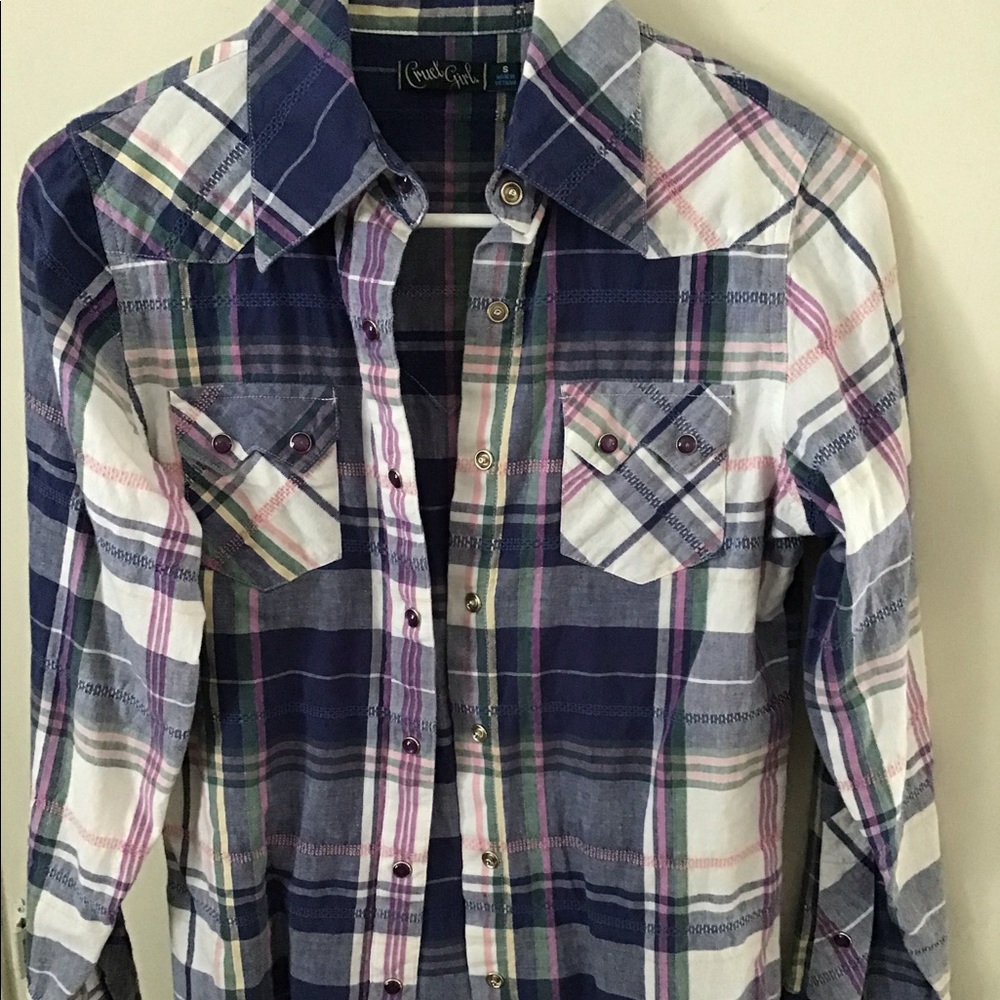 Super cute snap-button shirt